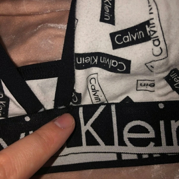Calvin Klein bra large - Picture 5 of 5